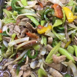 หมูผัดพริกหวาน