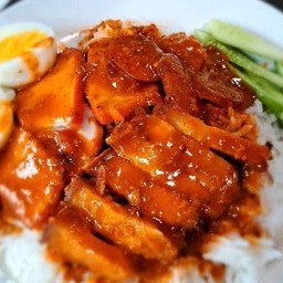 ข้าวหมูแดง-หมูกรอบ