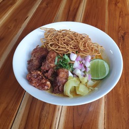 ข้าวซอยปูนิ่มทอด