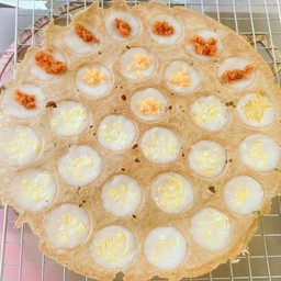 ยายสวยขนมครกยกถาด