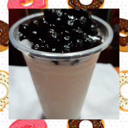 นมสดปั่นใส่ไข่มุกแพนด้า แก้วกลางชอบหวานๆบอกได้คะ