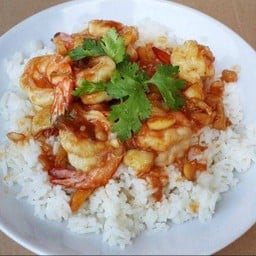 ข้าวกุ้งทอดกระเทียม