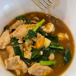 ราดหน้าหมู