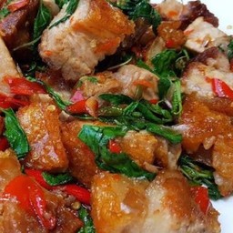 กระเพราหมูกรอบ- เป็นกับข้าว