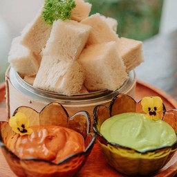 ขนมปังนึ่งสังขยา (ชาไทย-ใบเตย)