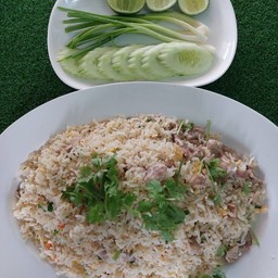 ข้าวผัดหมู จานใหญ่