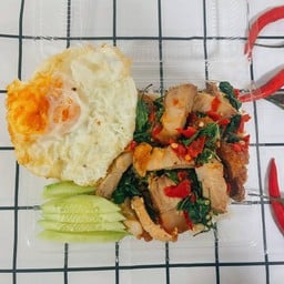 ข้าวกระเพราหมูกรอบ