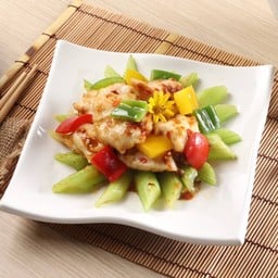 เนื้อปลาเก๋าผัดคื่นช่ายฝรั่งซอสเอ็กซ์โอ