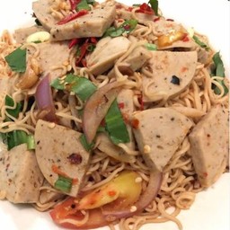 ยำมาม่าหมูยอ+หมูสับ