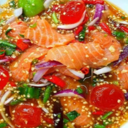 ยำแซลมอน - ไข่แดงเค็ม