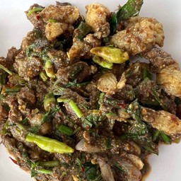 ก้อยเสือคั่ว