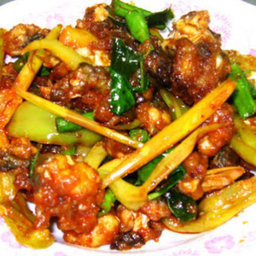 ผัดเผ็ดกบทอด