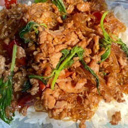 ข้าวกะเพราวุ้นเส้น