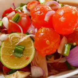 ยำไข่แดง