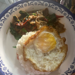 เพาหมูนุ่มไข่ดาว