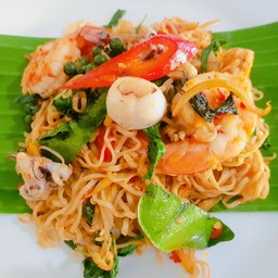 มาม่าผัดขี้เมาทะเล