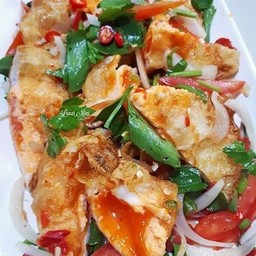 ยำไข่ดาว