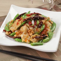 หอยสังข์ผัดถั่วหวานซอสเสฉวนหม่าล่า