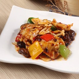 หอยสังข์ผัดเห็ดรวมน้ำพริกจีนยูนนานเหล่ากานมา