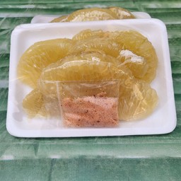 ผลไม้ปอกยายแจง