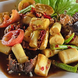 ตำหน่อไม้ปูปลาร้า