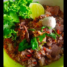 เส้นเล็กต้มยำรวมหมู