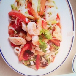 ยำวุ้นเส้นทะเล