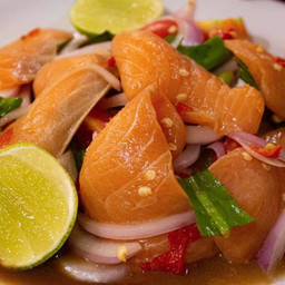 ยำแซลมอน
