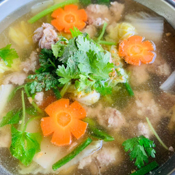 ต้มจืดผักกาดขาวเต้าหู้หมูสับสาหร่ายทะเล(หม้อไฟ)