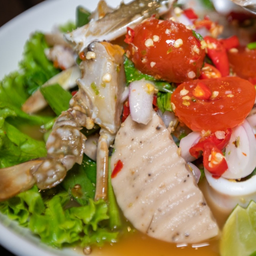 ยำไข่แดงเค็ม - หมูยอ - ปูม้า