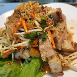 หมี่ยำ (สูตรต้นตำรับ) หมูกรอบ