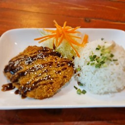ข้าวเนื้อทอดทงคัทสึ
