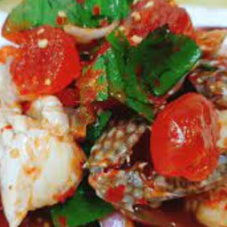 ยำไข่แดงเค็ม - ปูม้า