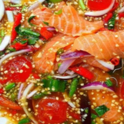 ยำแซลมอน - ไข่แดงเค็ม - ปลาหมึก