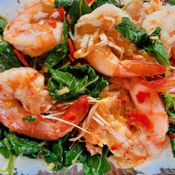 กะเพรากุ้ง ราดข้าว