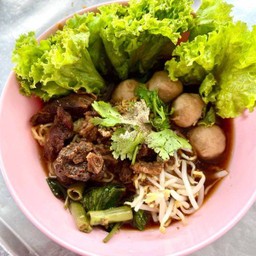 ก๋วยเตี๋ยวเนื้อเปื่อย