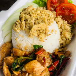 ข้าวราดกระเพราไก่