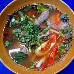 ต้มแซ่บเครื่องในหมู