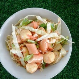 ร้านลูกชิ้น ทอด  ปิ้งย่าง   ยำ เฟรนช์ฟรายส์  เกี๊ยวทอด ขนม เครื่องดื่ม  อาหาร  ขนมปังปิ้ง  แซนวิช ลูกชิ้นทอด ยำ ปิ้งย่าง หม่าล่า  ขนม เครื่องดื่ม