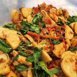 ข้าวกะเพราหมูยอ