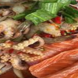 ยำแซลมอน - กุ้งสด - ปลาหมึก