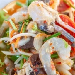 ยำแซลมอน -กุ้งสด - ปูม้า