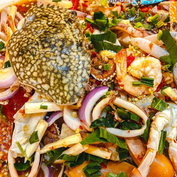 ยำปลาหมึก - กุ้งสด - ปูม้า