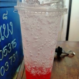 สตรอเบอร์รี่โซดา