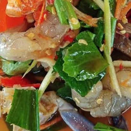 ยำกุ้งสด - ปูม้า