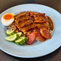 ข้าวหมูแดง หมูกรอบ