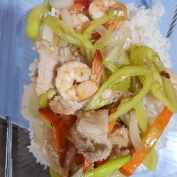 ข้าวราดผัดพริกอ่อน