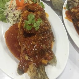 ปลากระพงราดพริก 3 รส