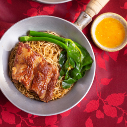 บะหมี่หมูอบเกาลูนเส้นไม้ไผ่(เส้นกรุบๆ)
