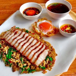 เซ็ทกะเพราหมูหน้าหมูทอดน้ำปลา